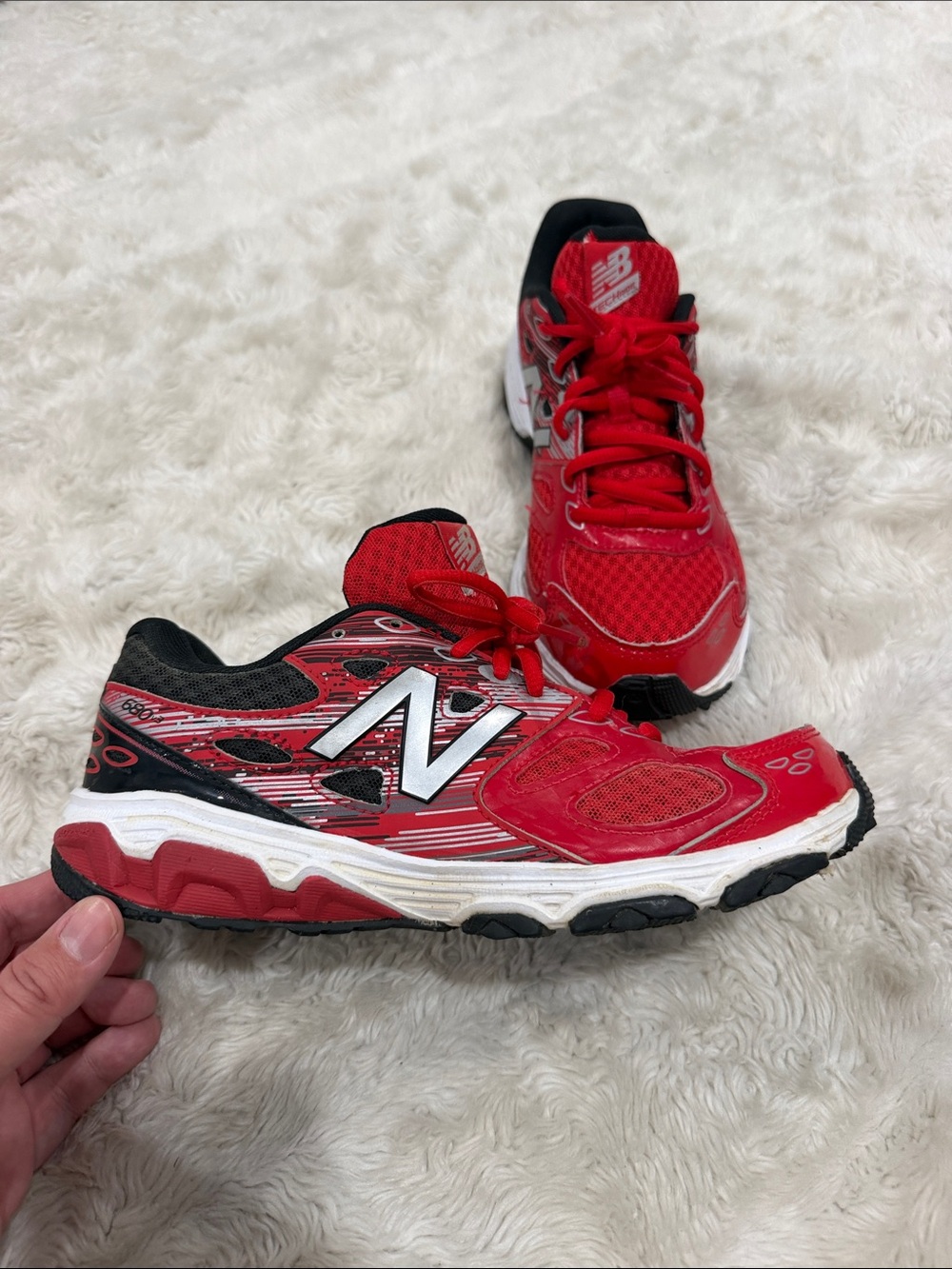 Balance Kids' 680 V3 Running Shoes I Red and Black Boys Size 4.5